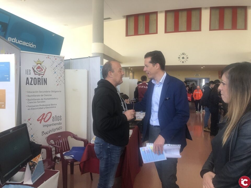 Miles de estudiantes y más de 50 entidades participan en el Baúl del Estudiante inaugurado hoy