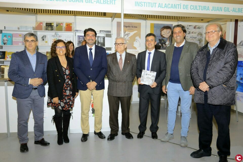 Inauguración de la 49 Feria del Libro con la presencia del escritor Manuel Vilas
