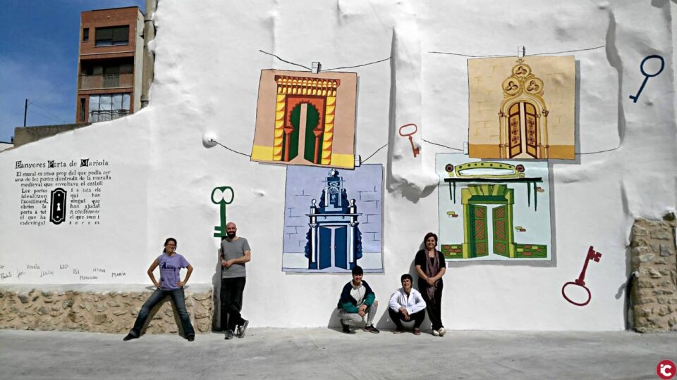 El dissabte i diumenge sha fet una acció artística col·lectiva per part de diversos autors plàstics de Banyeres de Mariola