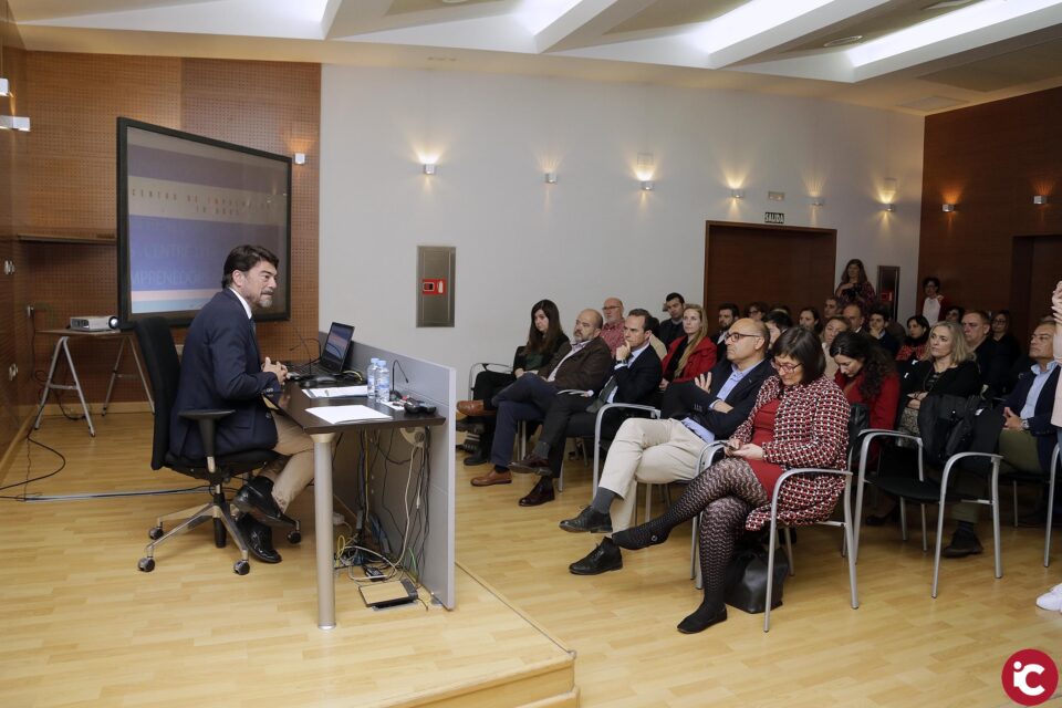 El alcalde de Alicante clausura el décimo aniversario del Centro de Emprendedores