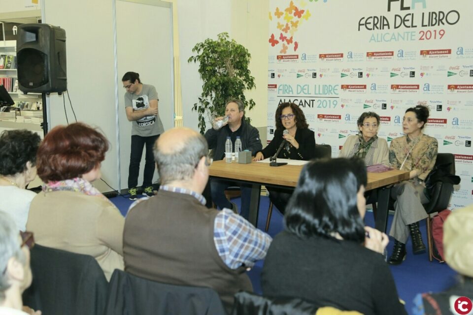 Homenaje a Francisca Aguirre en la Feria del Libro
