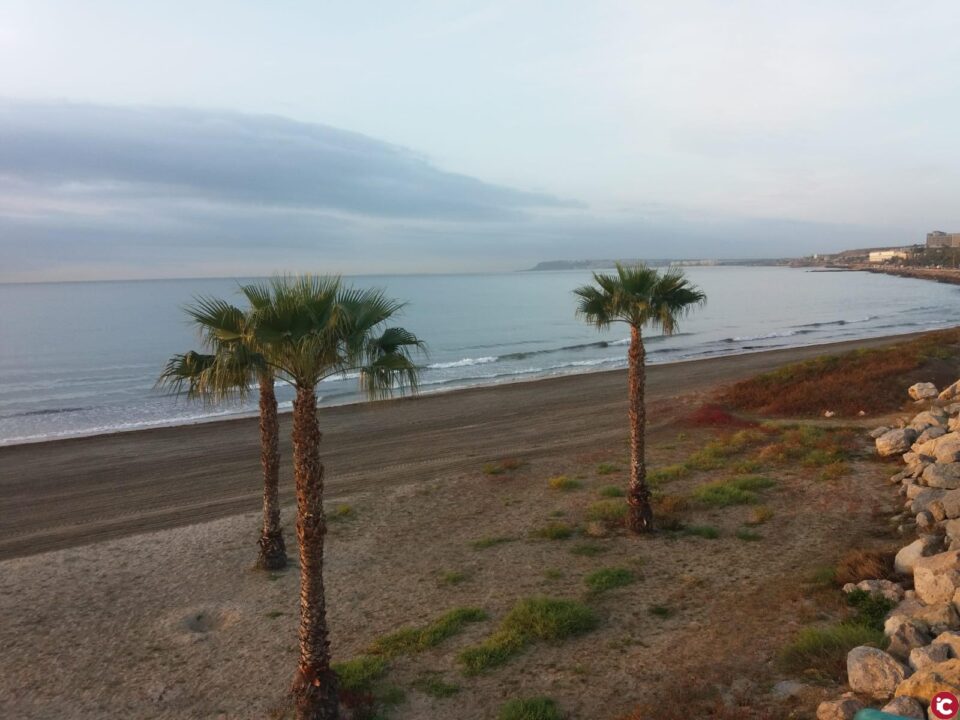 La playa de San Gabriel presenta su mejor imagen para los días de Semana Santa