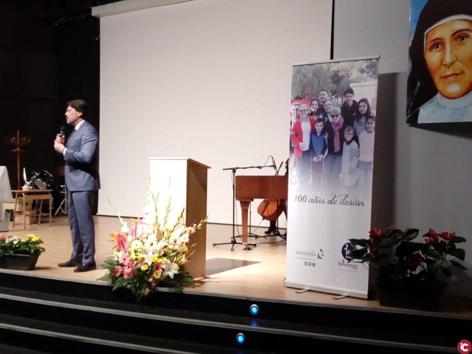 El alcalde acude a la celebración del Centenario de la llegada de las Salesianas a Alicante