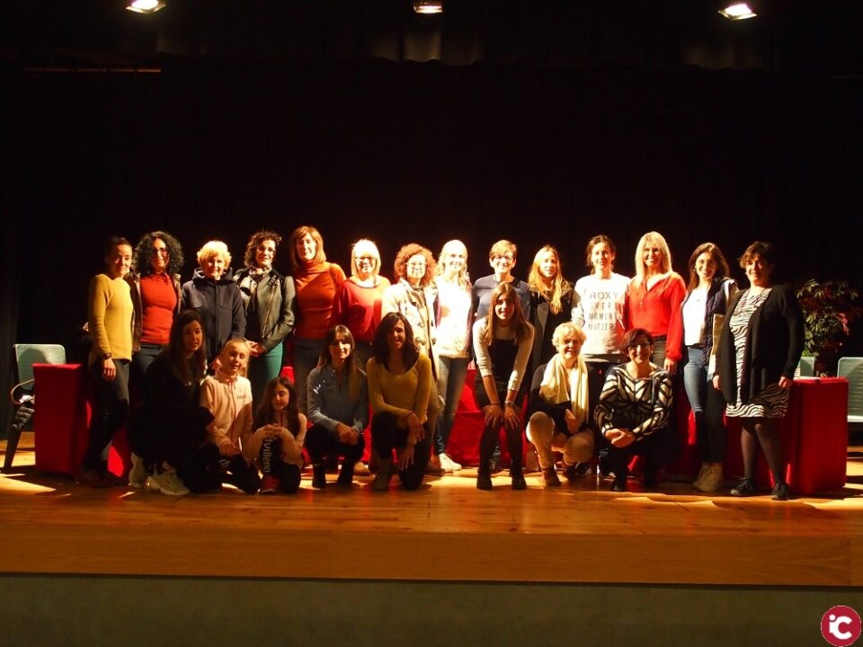 Las Campeonas Sin Límites de Villena se unen en la Casa de Cultura