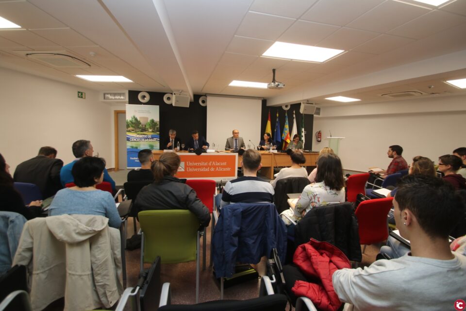 La Universitat d'Alacant presenta la sisena edició del curs d'Especialista en Medicina i Infermeria Aerotransportada