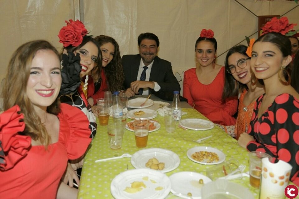 La Hoguera Polígono San Blas planta su Feria de Abril