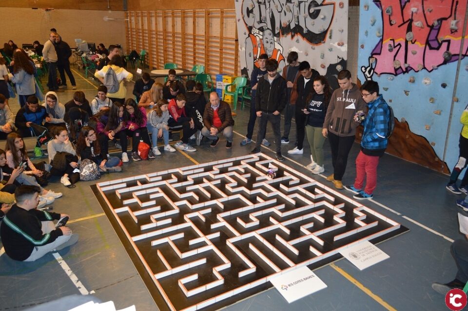 Más de 1.000 estudiantes asisten a Villenabot 2019