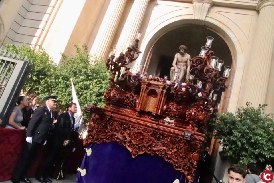 Procesión Hermandad del Cristo de la Humildad y Paciencia de Alicante en la Parroquia de Nuestra Señora de Gracia