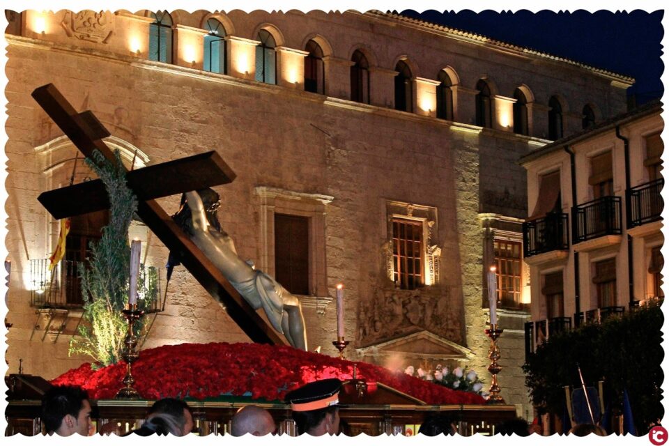 La Hermandad del Cristo de la Luz sacará por vez primera un trono infantil. Será portado por 14 jóvenes