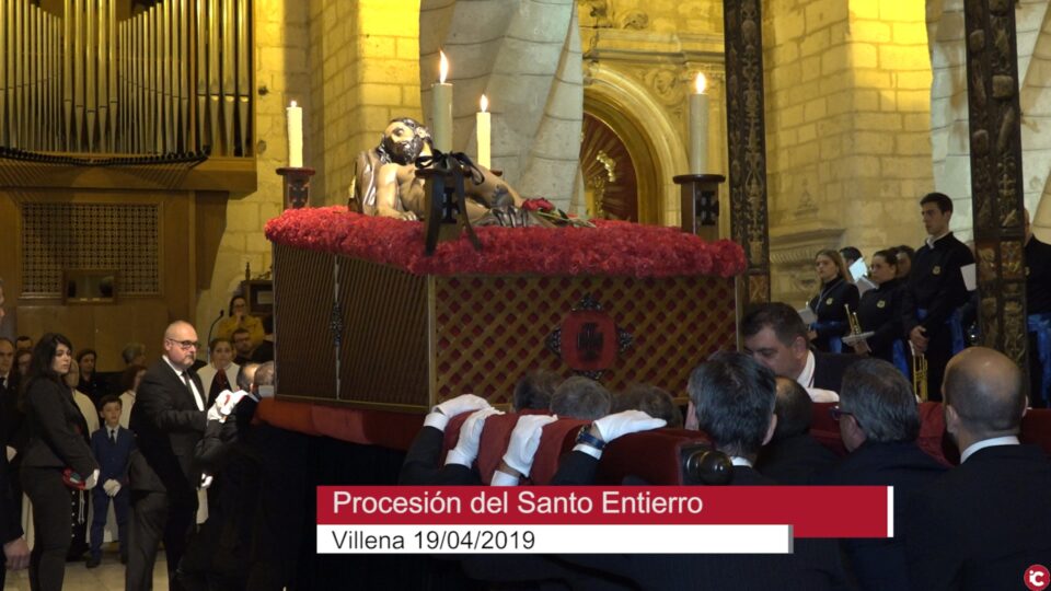 Procesión del Santo Entierro en la Iglesia de Santiago