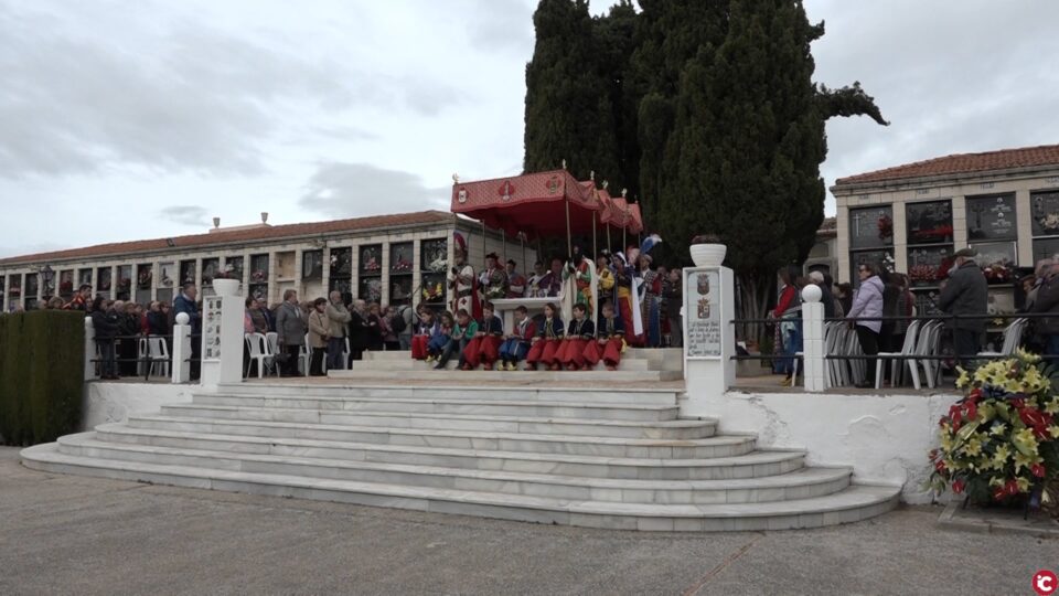 Actes dia 25 d´abril: Salves d´honor