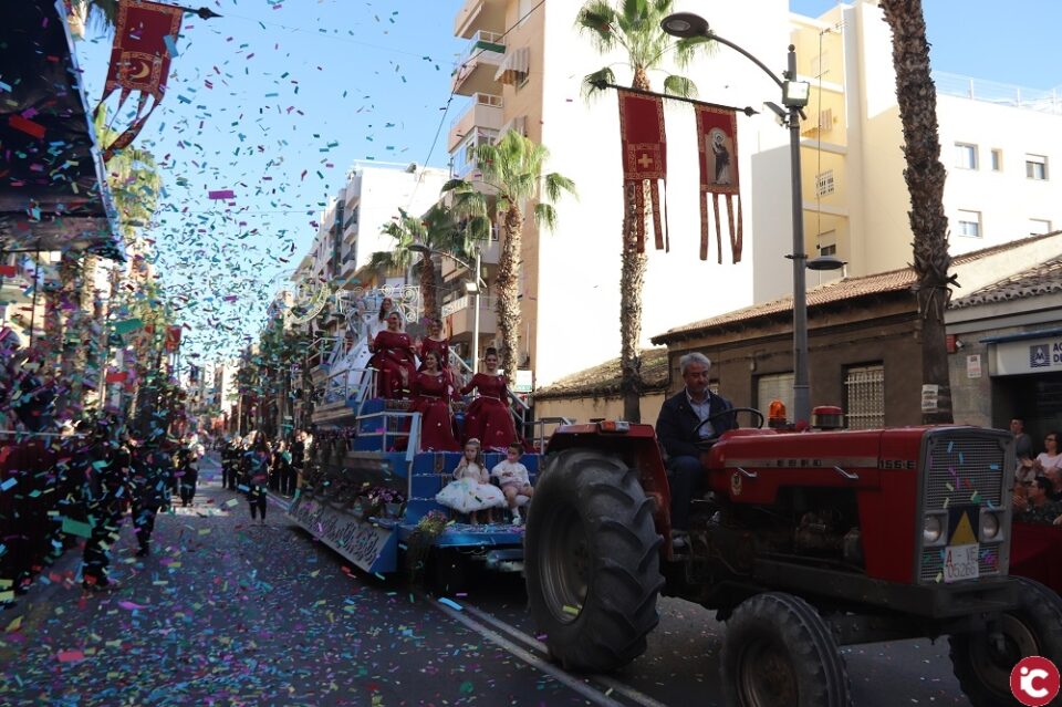 El bando de la cruz toma San Vicente