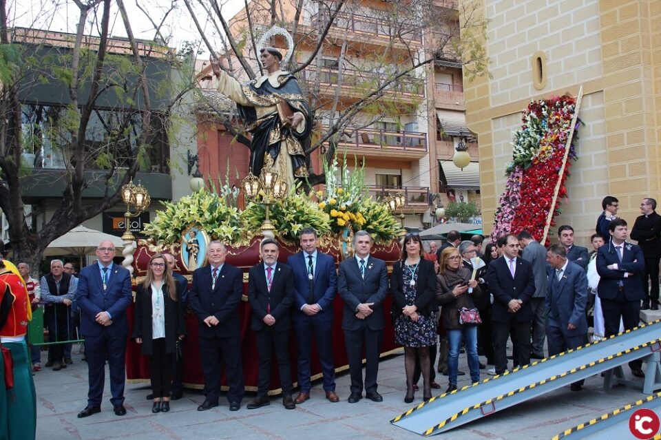 Mucha intensidad y simbiosis festera en el día del Patrón