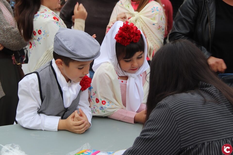 Los más pequeños consolidan las tradiciones sanvicenteras