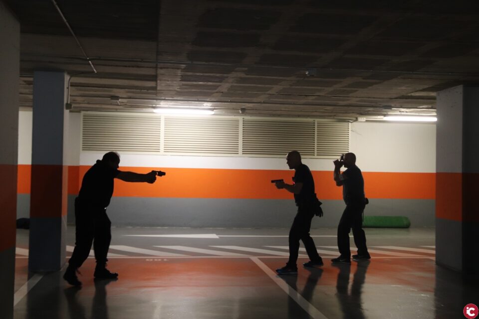 La Policía Local de San Vicente se instruye en el uso de las pistolas Taser