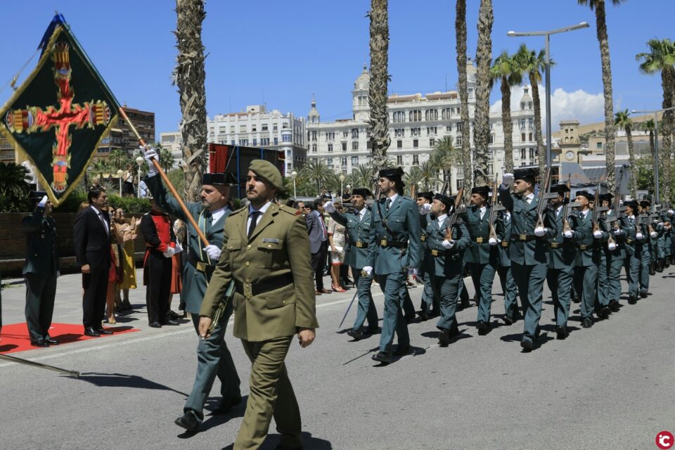 Acto conmemorativo del 175 aniversario de la fundación de la Guardia Civil