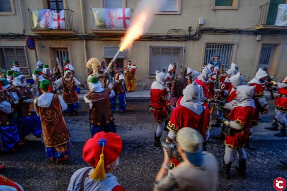Petrer consigue pólvora para los Moros y Cristianos