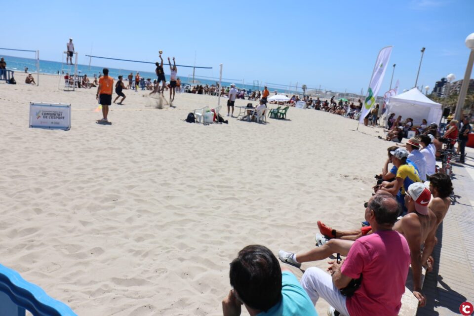 La Universitat d'Alacant tanca els CEUS 2019 amb dos ors i una plata en triatló i plata i bronze en vòlei platja