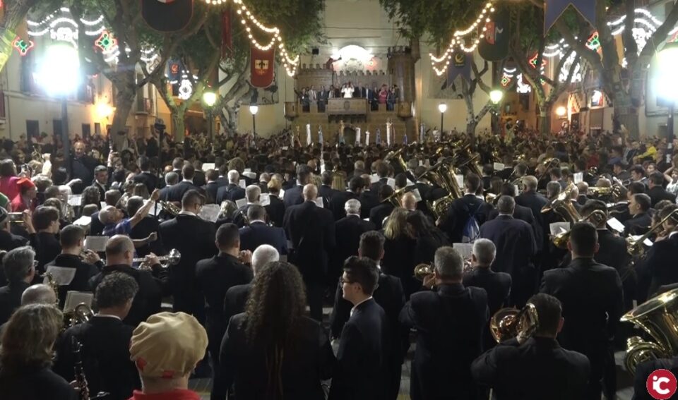 Entrada de Bandas e Interpretación del "Pasodoble Petrel" 2019
