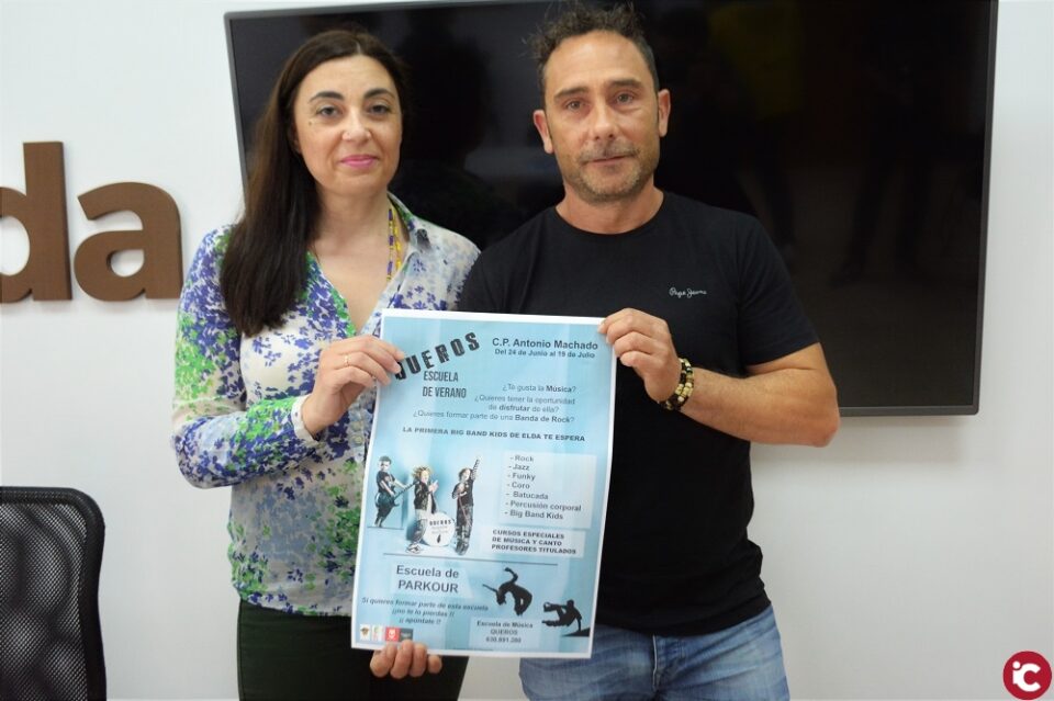 El Colegio Público Antonio Machado de Elda acoge una escuela de verano para niños interesados en la música moderna
