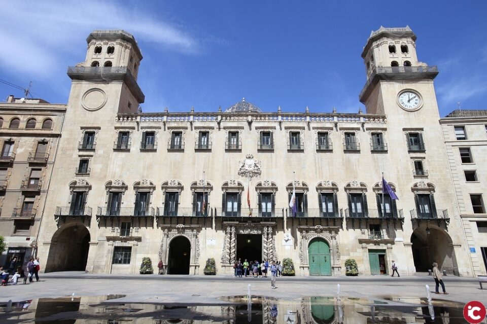 El Ayuntamiento renueva el servicio de Menjar a casa