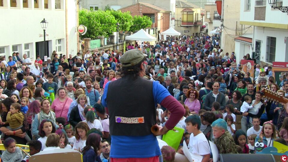 8000 persones omplin la Trobada pel Valencià de Benilloba