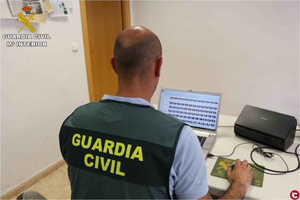 La Guardia Civil detiene a un varón en Alicante por solicitar imágenes sexuales a 10 menores de 13 años