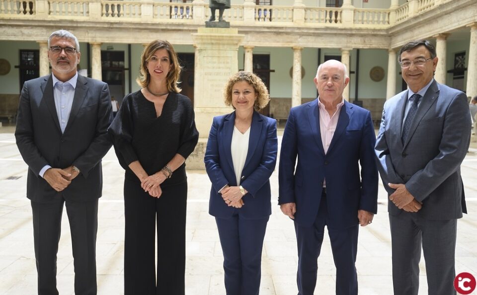 Els consells socials de les universitats valencianes varen celebrar divendres passat una primera trobada institucional