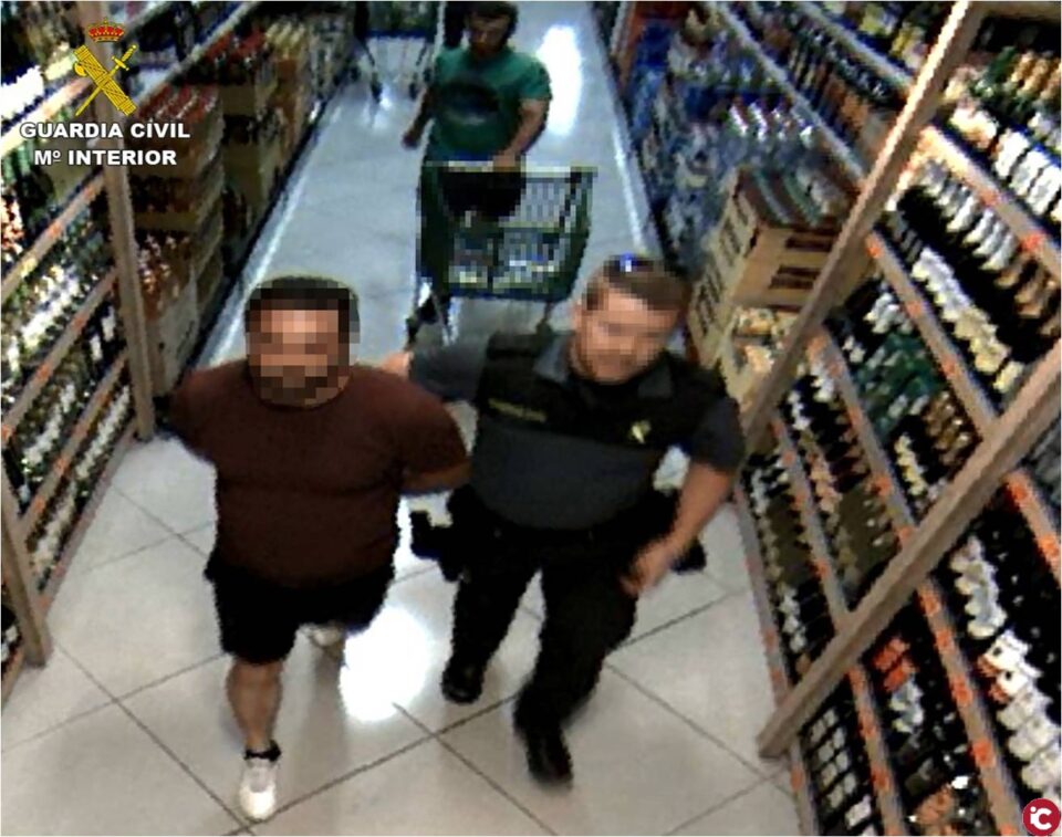 La Guardia Civil detiene en Ibi a un hombre por séptima vez por hurtos en supermercados