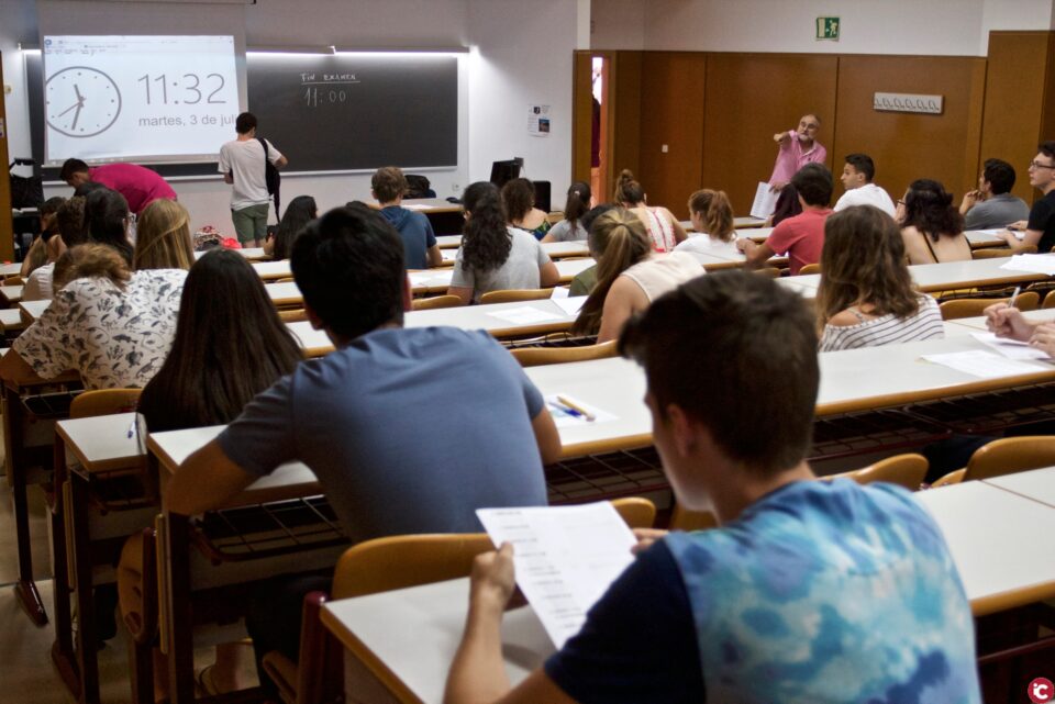 Els campus de Sant Vicent i Alcoi acullen la convocatòria extraordinària de les PAU de la Universitat d'Alacant