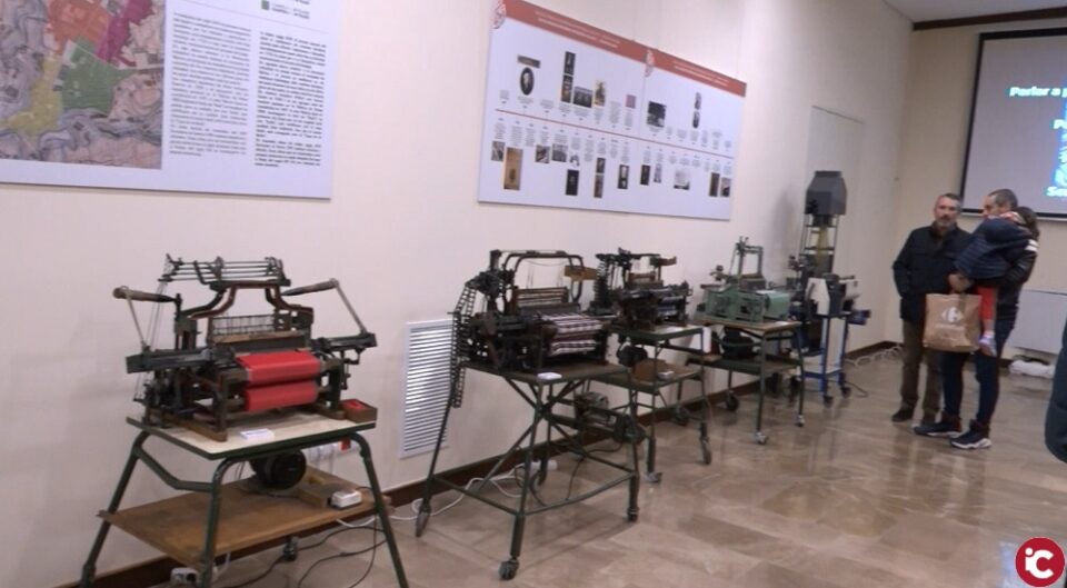 Visitem lexposició Teixits de Calada que organitza lAssociació Alcoi Industrial al Cercle Industrial dAlcoi.