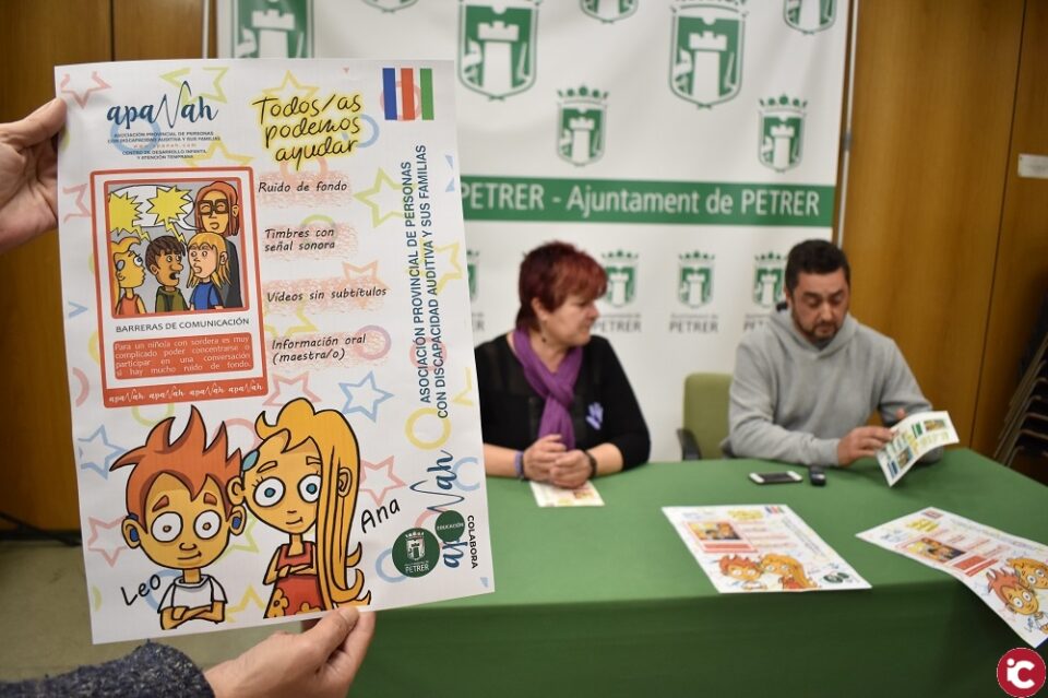 La concejalía de Educación y Apanah se unen para sensibilizar sobre las personas sordas en los colegios de Petrer