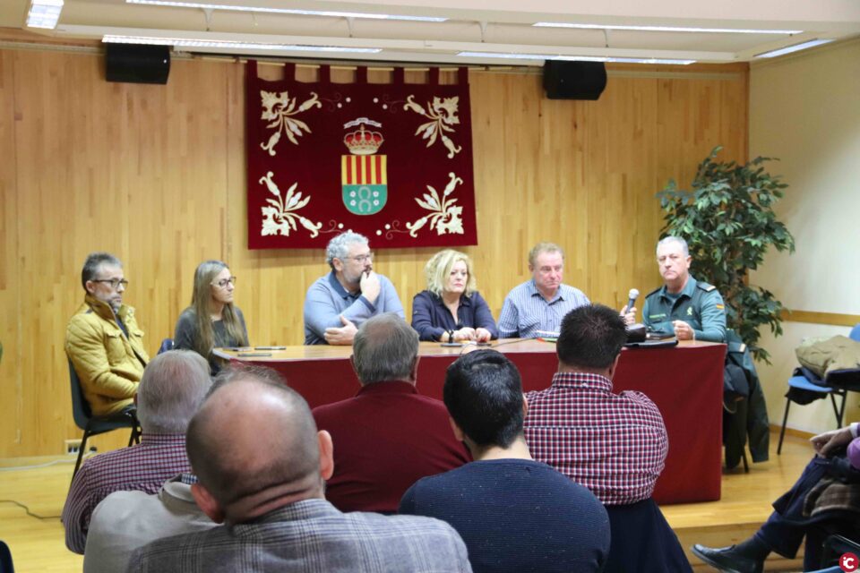 La UNDEF explica en San Vicente cómo tramitar la solicitud de la pólvora