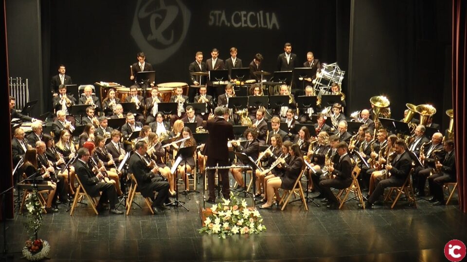 La AMCE Santa Cecilia sorprende un año más en su concierto en honor a la patrona de los músicos