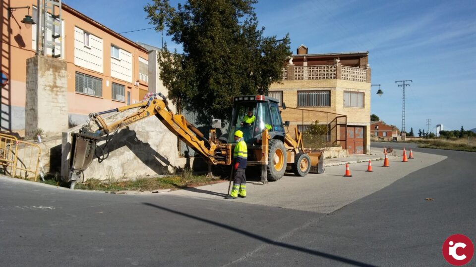 Comencen els treballs d'asfaltat de carrers en el polígon de Batoi