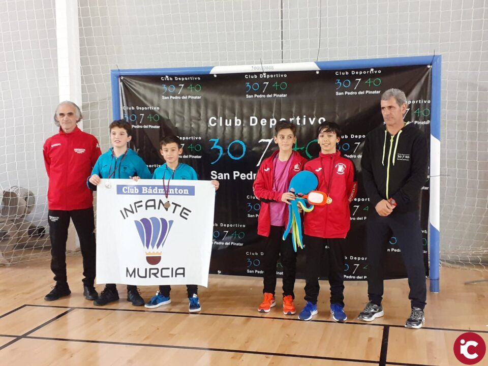 Los jugadores de Bádminton de El Campello escalan posiciones en competiciones nacionales