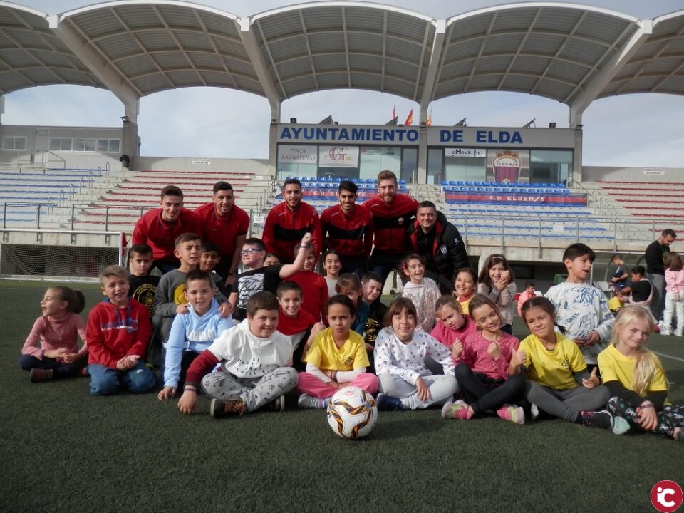 El CP Pintor Sorolla Elda visita el estadio Nuevo Pepico Amat para jugar con los jugadores del Club Deportivo Eldense