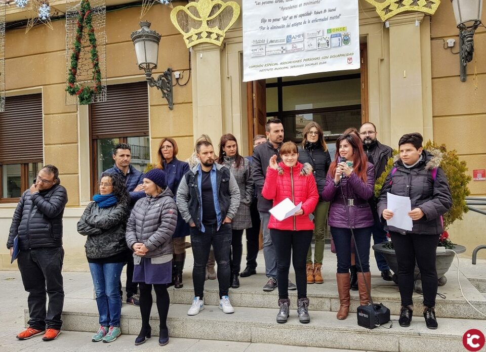 Elda celebra el Día de la Discapacidad con la lectura de un manifiesto para recordar los derechos de las personas con diversidad funcional