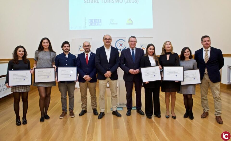La Càtedra d'Estudis Turístics Pedro Zaragoza lliura els premis als millors Treballs de Final de Grau i de Màster sobre Turisme
