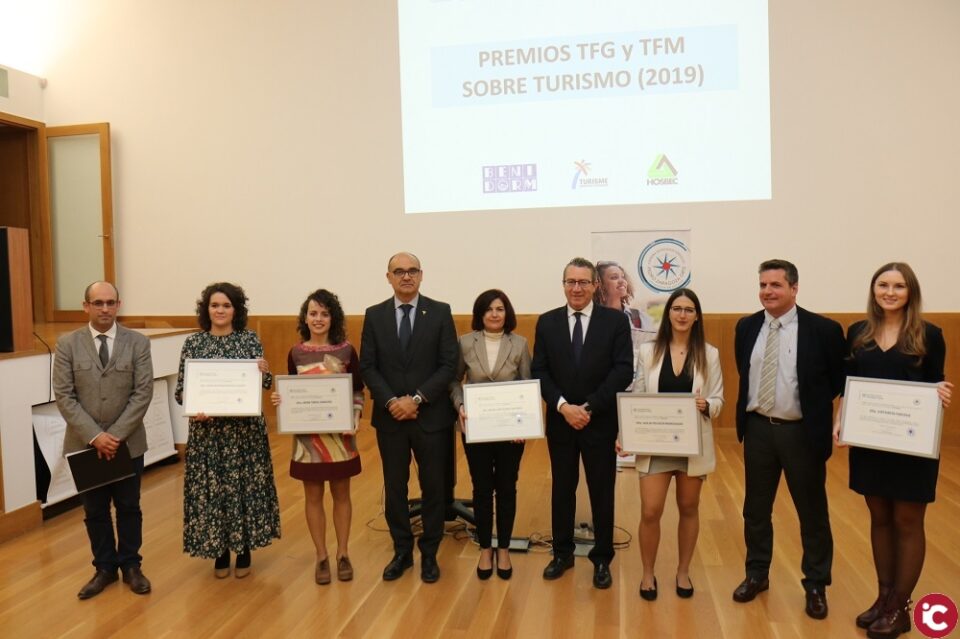 La Universidad de Alicante premia la investigación aplicada al sector turístico