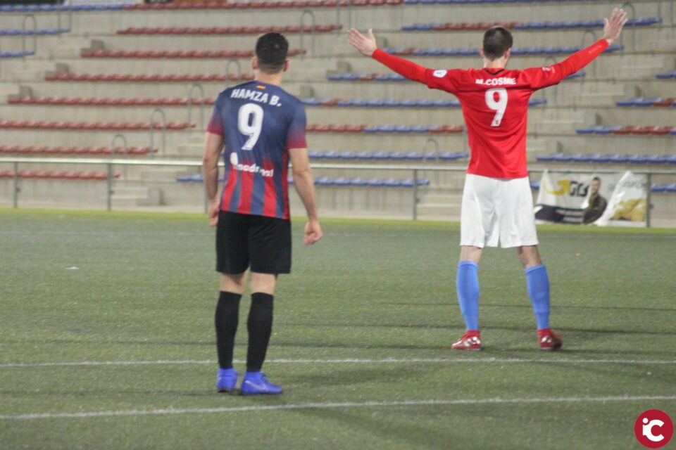 El Eldense sucumbe frente al Saguntino y se aleja de la zona noble