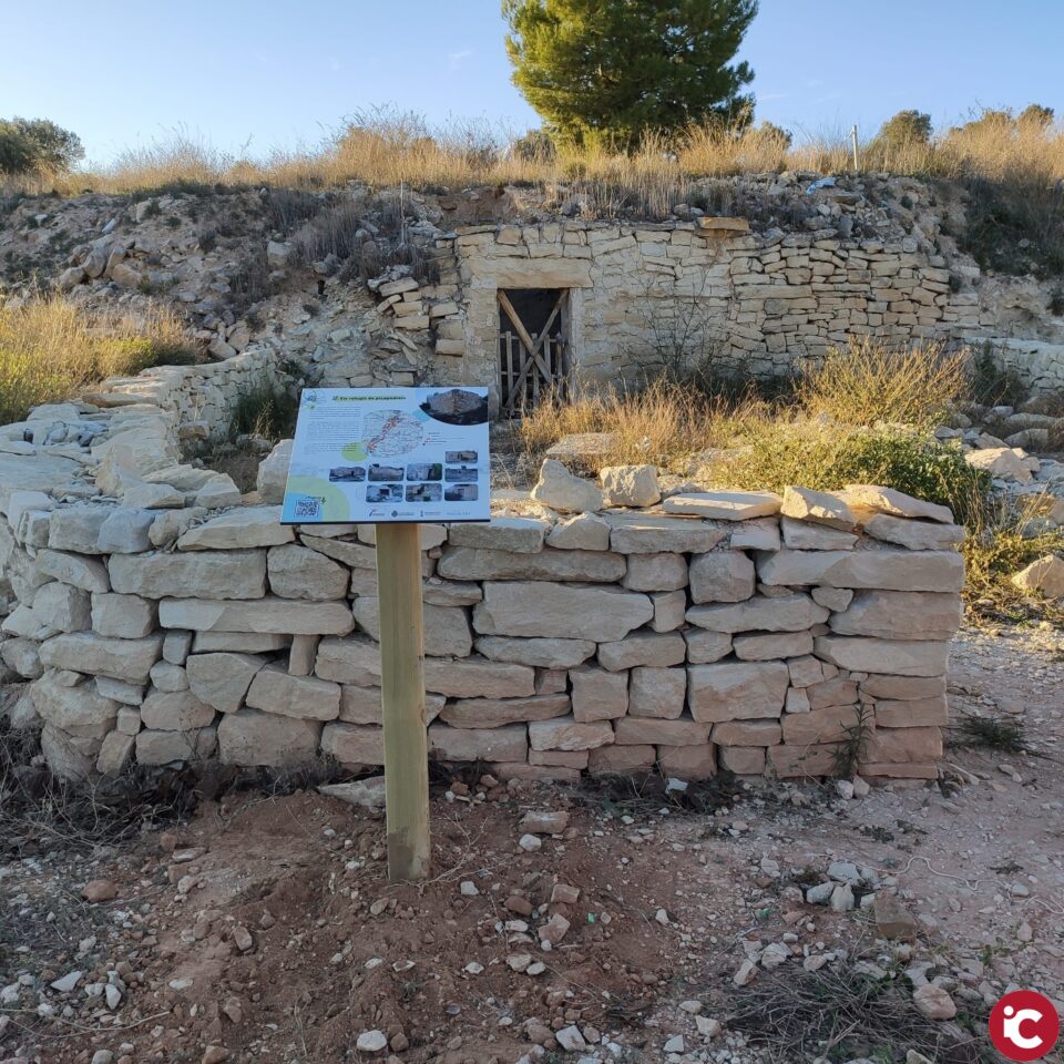 Les regidories de Patrimoni i Medi Ambient instal·len 8 panells informatius en la Pedrera i la Canyadeta