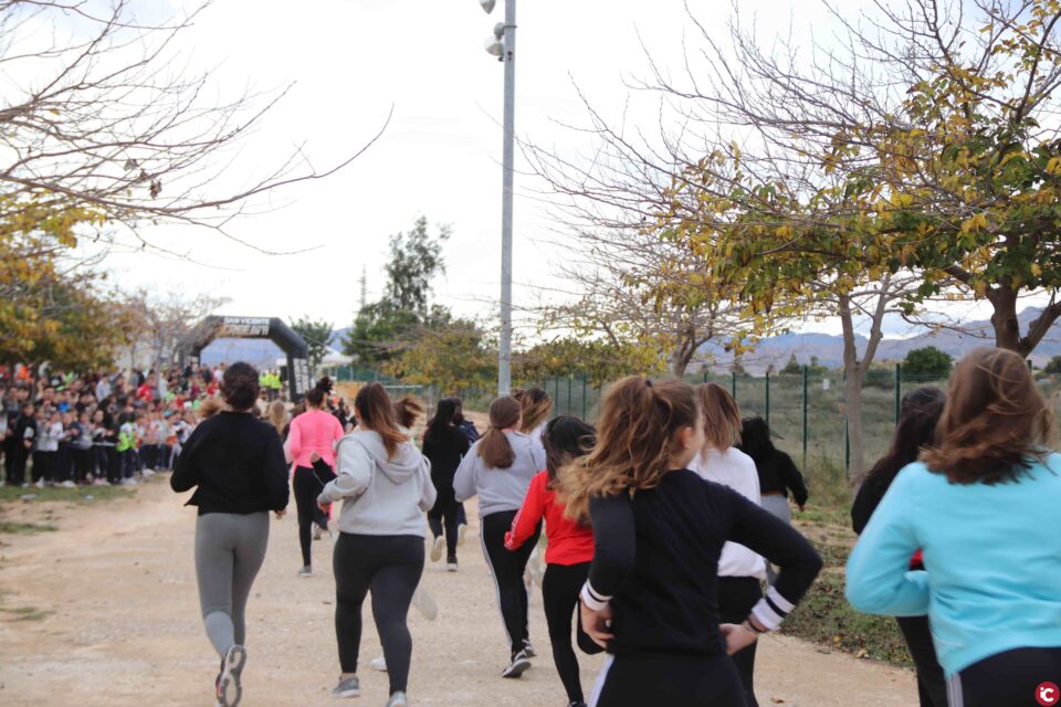 Más de un millar de escolares participan en el Cross Escolar