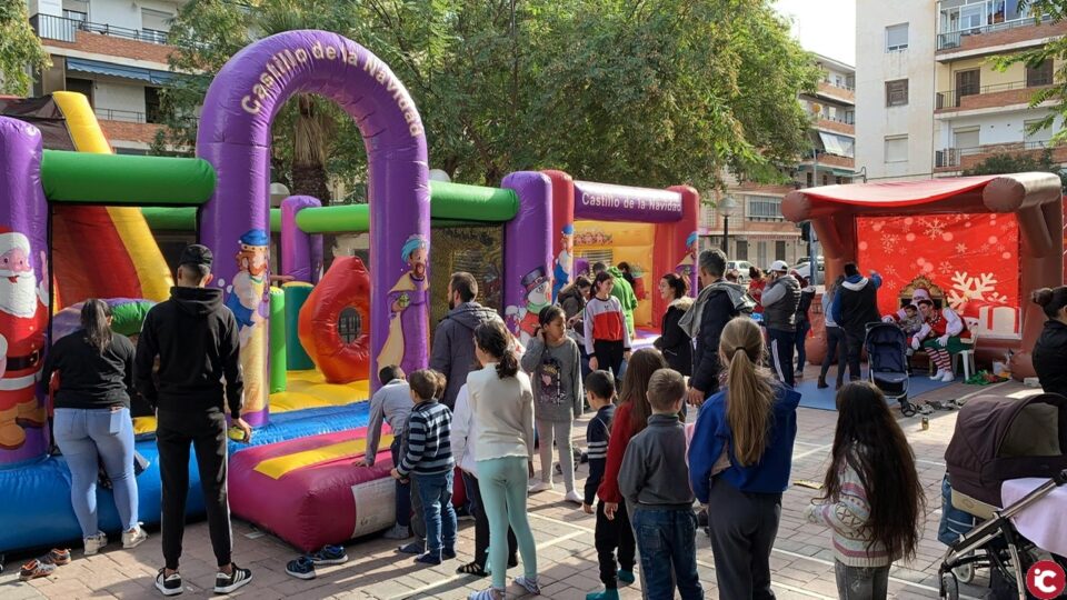 El Ayuntamiento de Alicante lleva la Navidad y dinamiza el comercio en los barrios y plazas a través de un programa de actividades navideñas