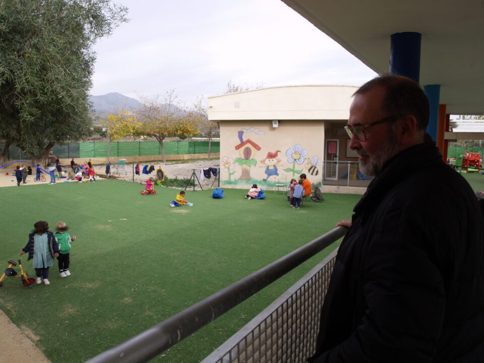 Relevo en la dirección del Colegio Rafael Altamira de El Campello