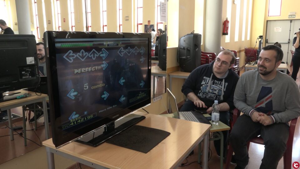 El Centro Cívico acogió una Jornada Solidaria de Videojuegos a beneficio de Cruz Roja