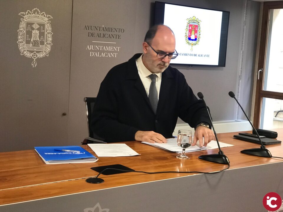 La Plaza de los Luceros albergará el disparo de dos mascletàs los días 31 de diciembre y 4 de enero