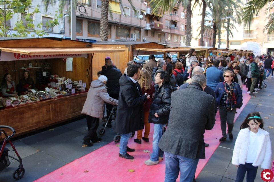 La Feria de Navidad concentra a las familias en el Paseo Chapí