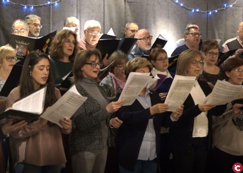 La Coral Ambrosio Cotes al completo en el concierto de Navidad