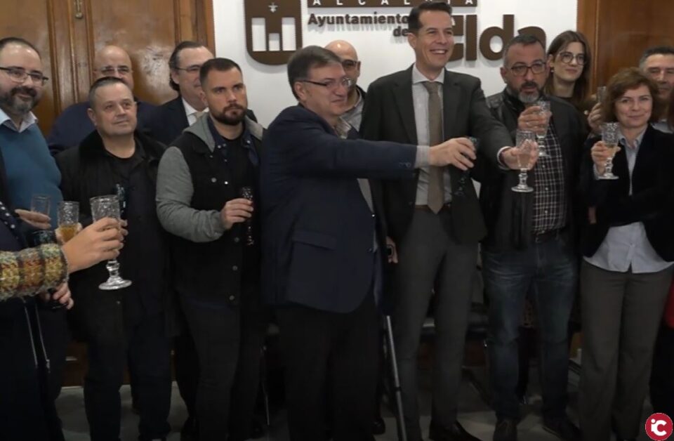 Rubén Alfaro reaparece en la escena pública para felicitar la Navidad